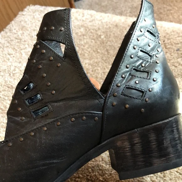 Sbicca Vintage Collection Ankle Booties - Picture 4 of 6